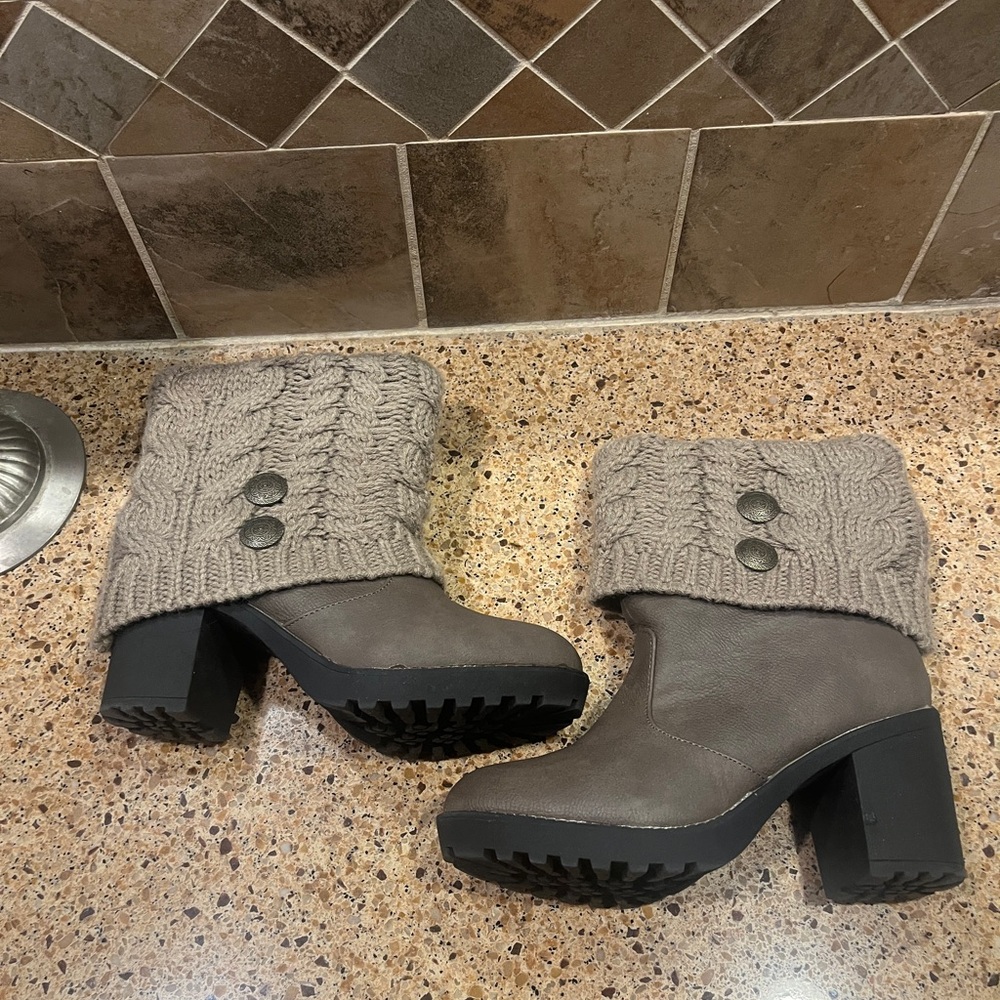 Muk Luks Brown Knit Cuff Ankle Boots